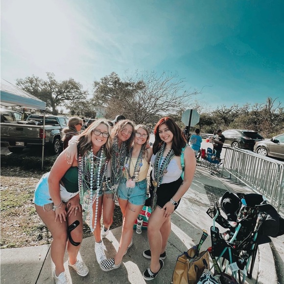 Meet your Posher, Nikolette - Picture 14 of 16